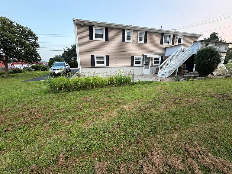 94 John St — Photo 3