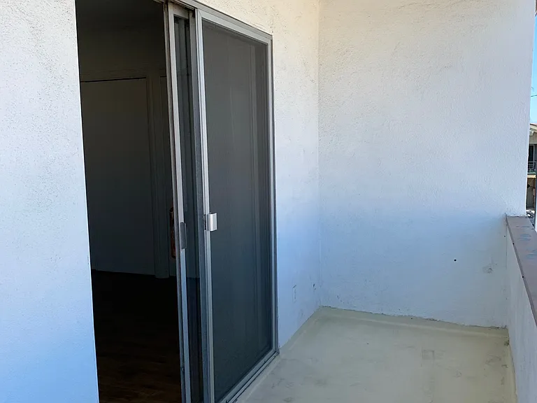 17830 Magnolia Blvd #11 — Photo 6