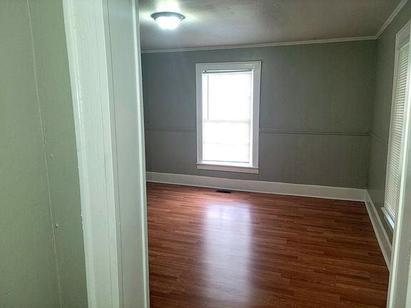 4th image of 107 E Maryland Ave