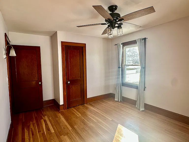 Rear bedroom