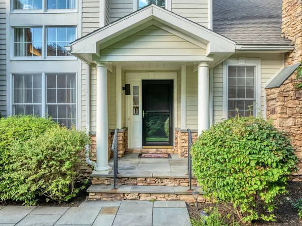 638 Danbury Road #32, Ridgefield, CT 06877