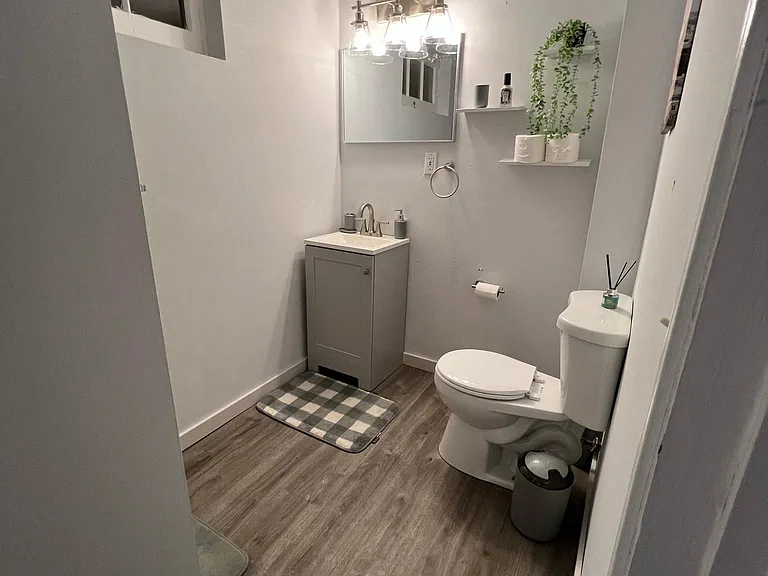 8301 NE Hassalo St — Photo 27