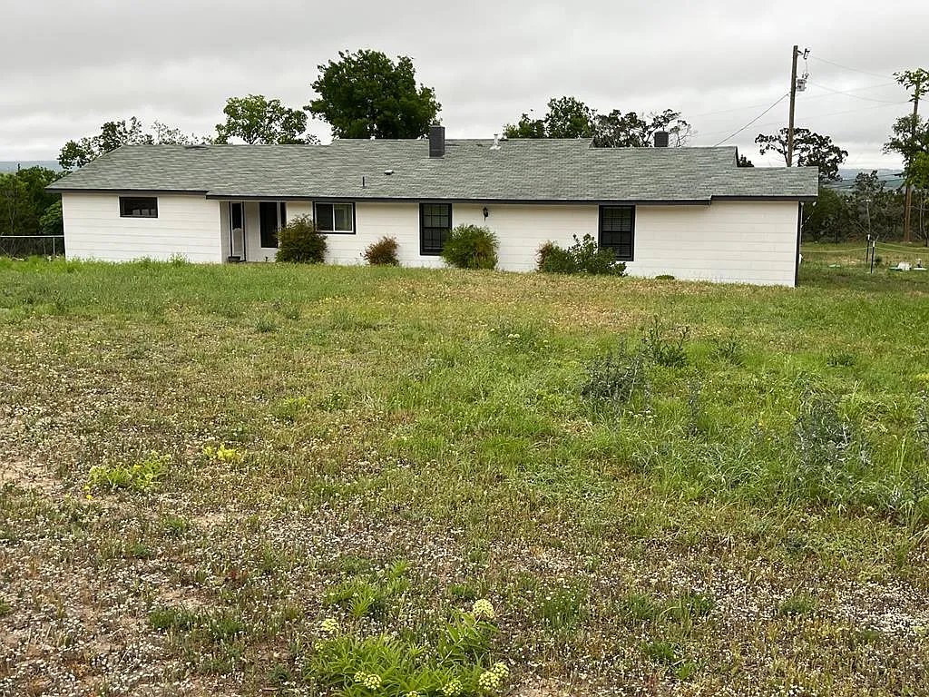 Photo 1 of 2 - 2078 Lower Crabapple Rd - Fredericksburg, TX Primary Photo - 2078 Lower Crabapple Rd