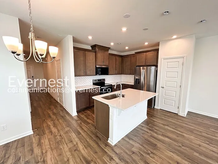 5342 Bellflower Hls — Photo 4