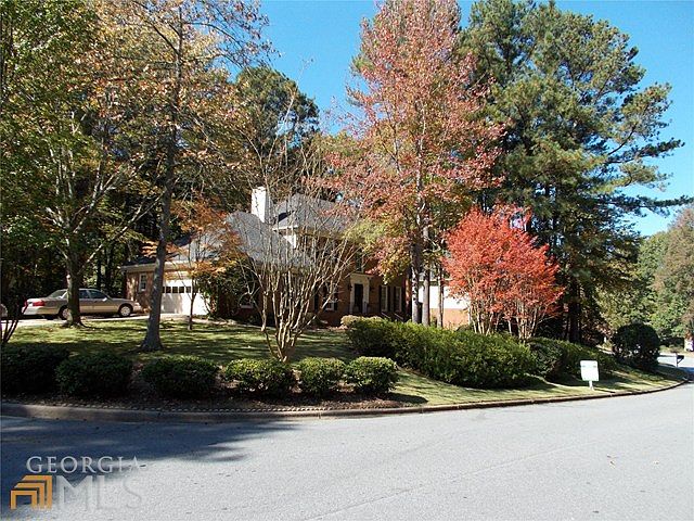 1st image of 2601 Blakewood Ct