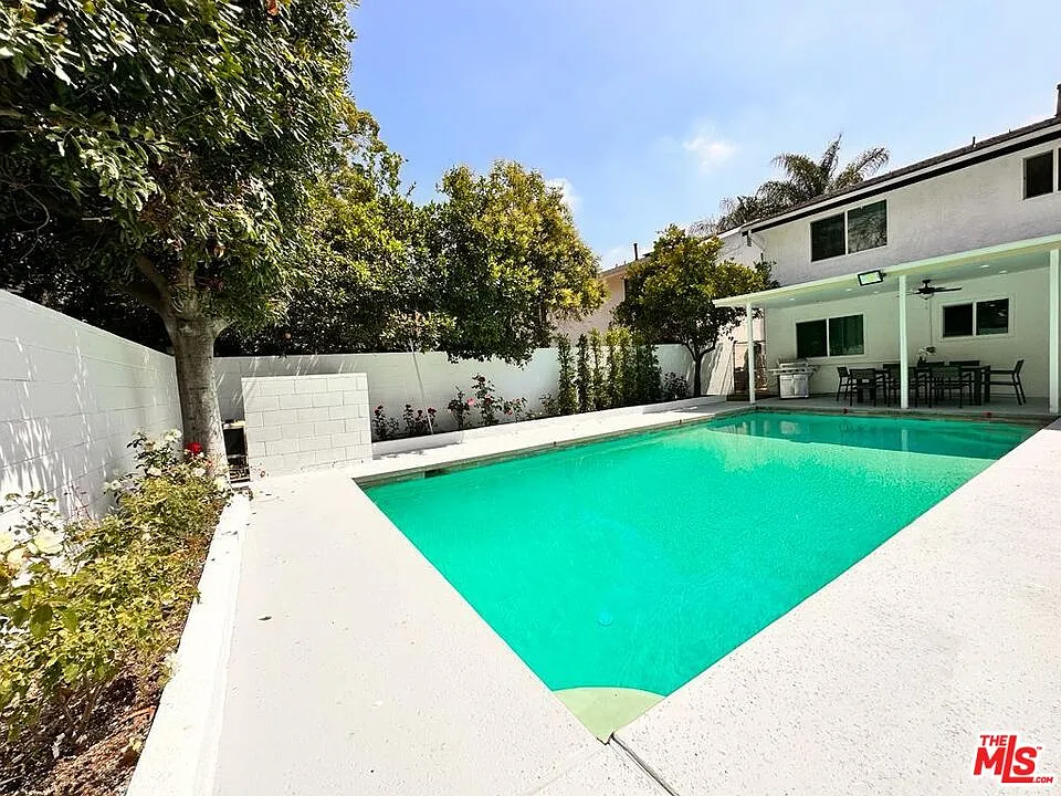 4 bed, 3.0 bath, 2390 sqft, $15,000 — Photo 2