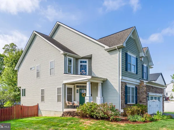 998 Railroad Ave, Falls Church, VA 22046