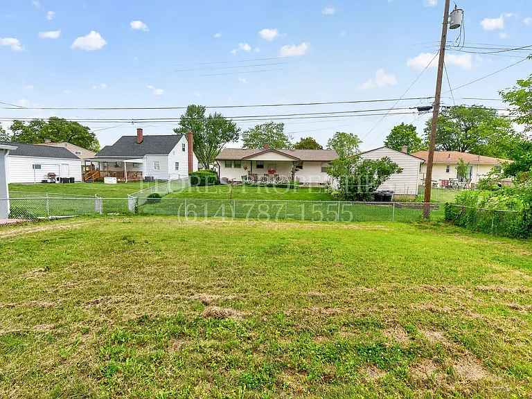 1300 Evaline Dr — Photo 7