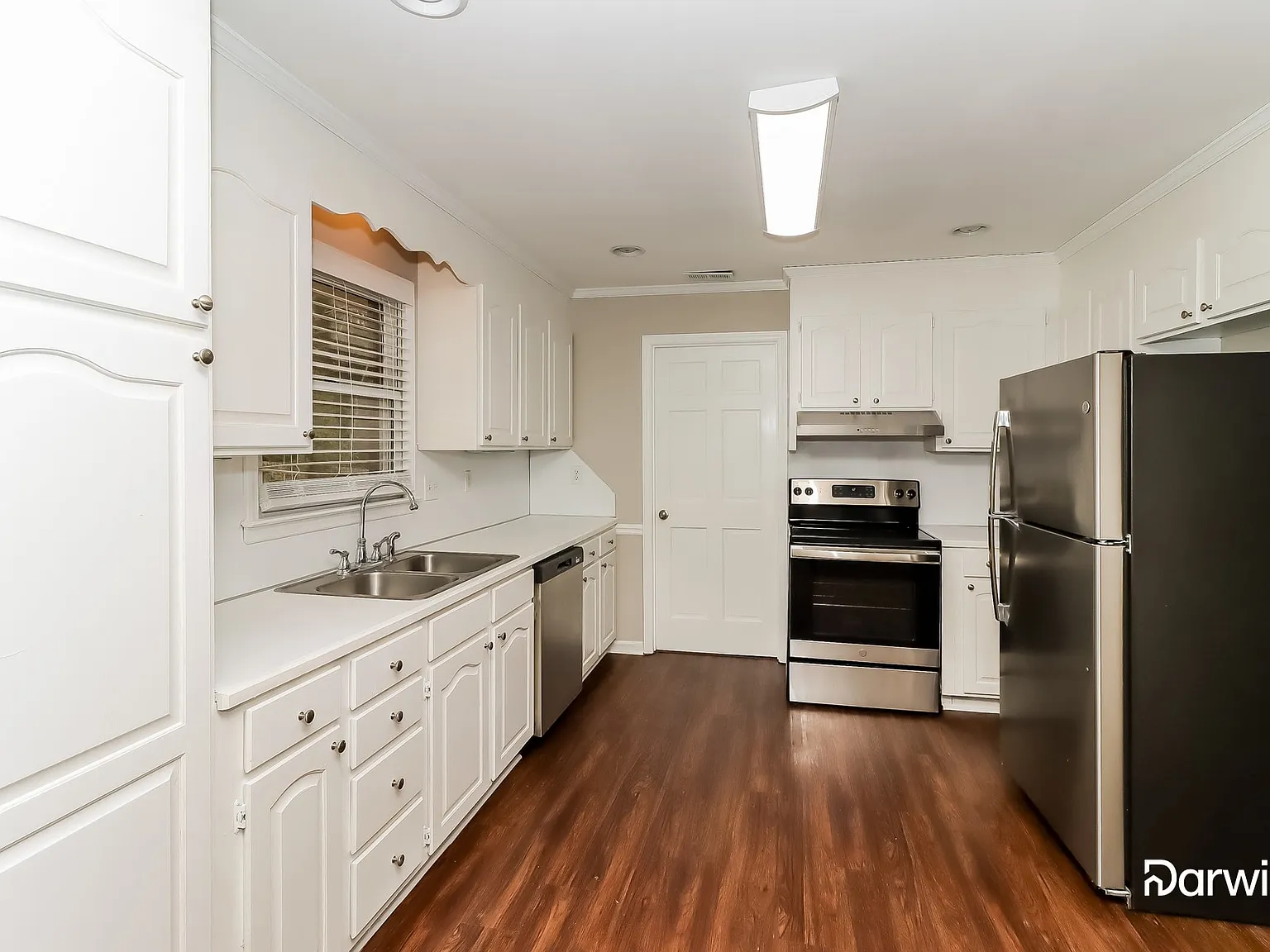 3 bed, 2.0 bath, 1616 sqft, $2,050 — Photo 4