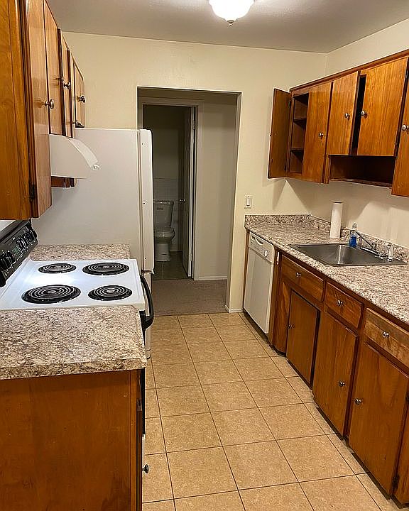 1st image of 6 Rolling Way Unit G