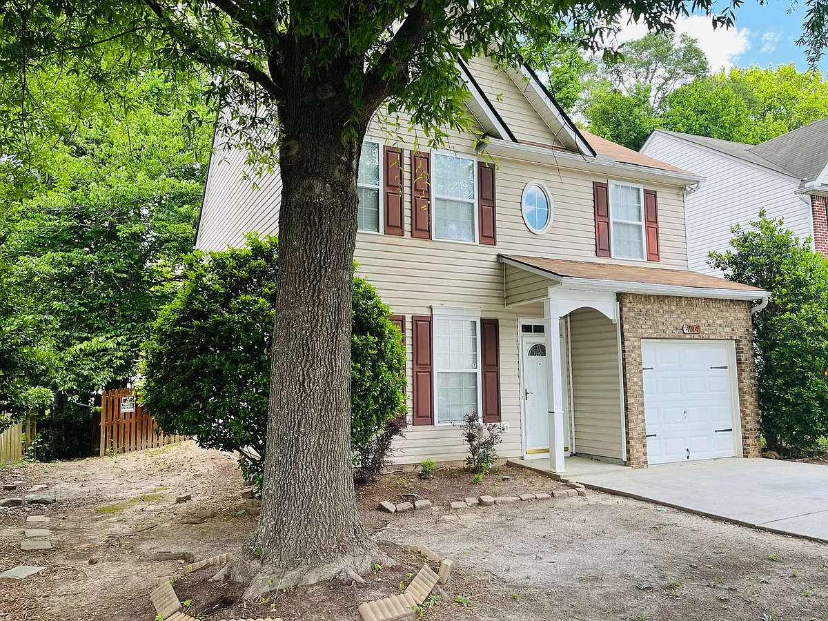 Building Photo - 4014 Carisbrook Dr