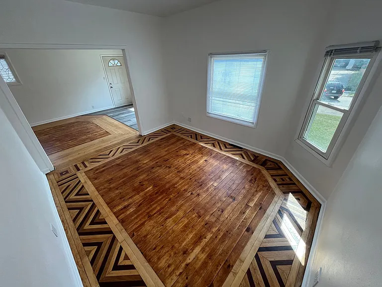 2408 W High St — Photo 6