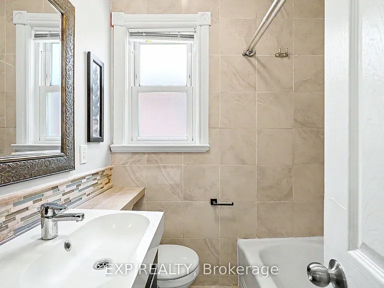 1788 Keele St — Photo 11