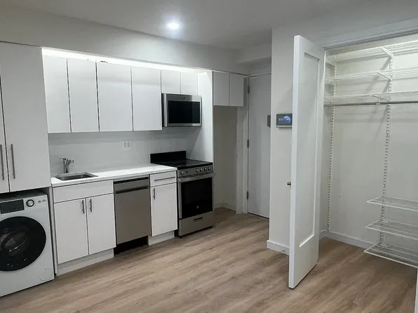 39-44 47th Avenue image 1 of 4