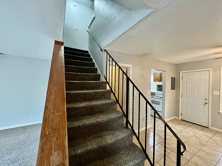 912 Druid Cir — Photo 13