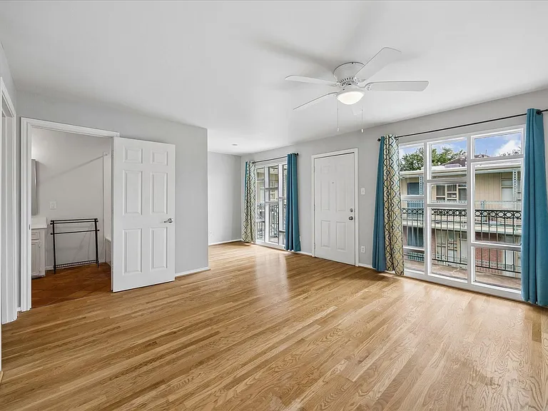 3502 Burlington St #13 — Photo 5