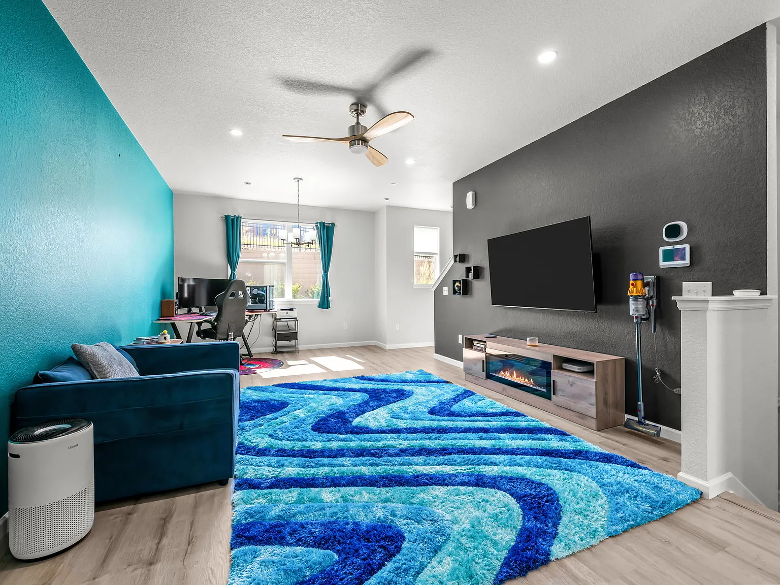 2 bed, 2.5 bath, 1302 sqft, $2,800 — Photo 3