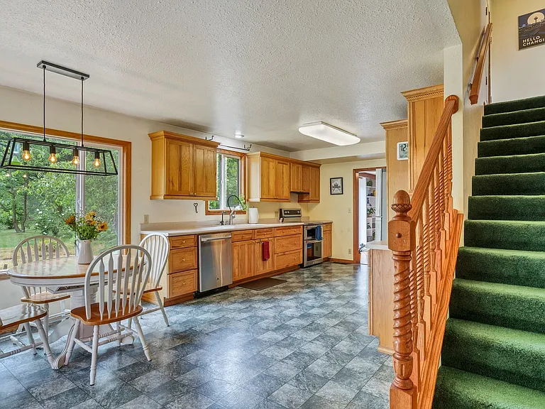 3194 Crooked Finger Rd NE — Photo 3