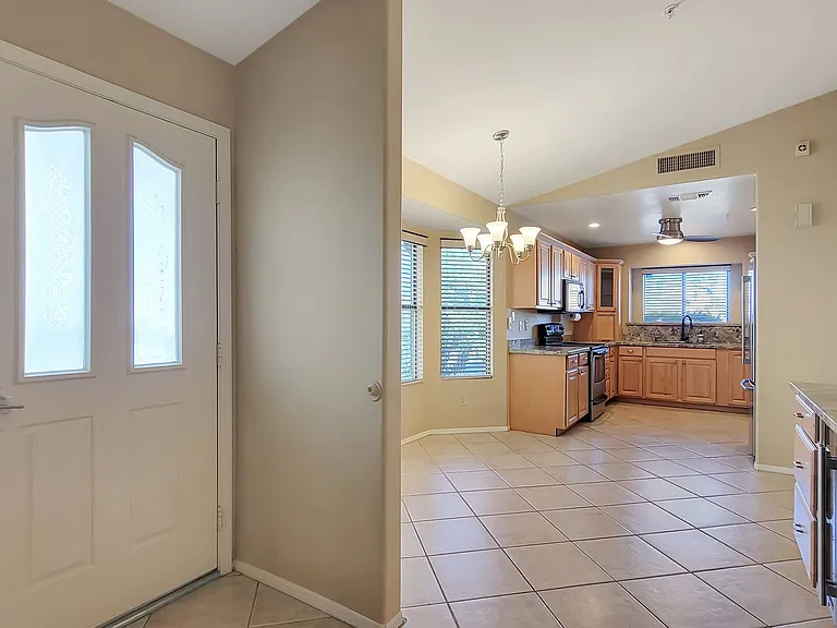8817 E Dahlia Dr — Photo 3