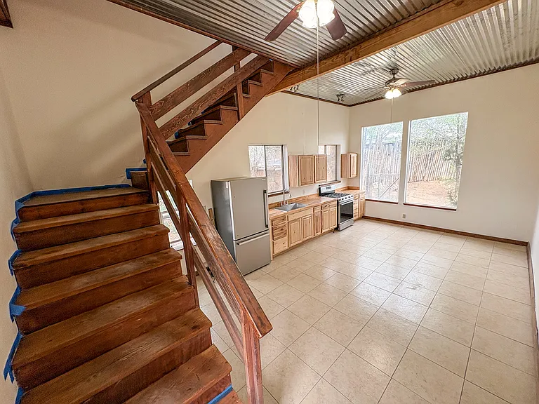 519 Este Es Rd #A — Photo 5