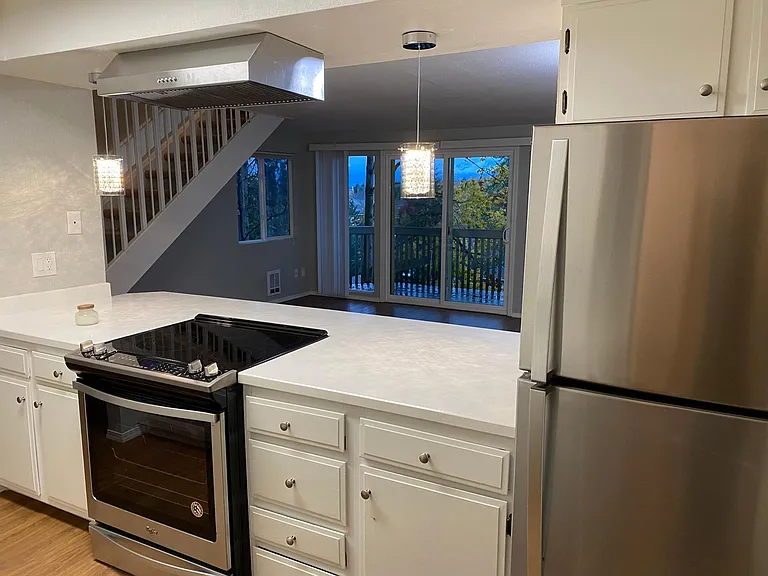 340 SE Donnelly Ln — Photo 24