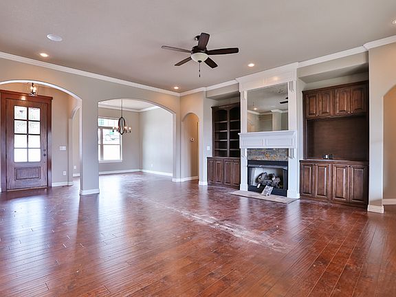 3rd image of 7 Sennen Ln