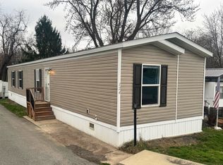 124 Williamsburg Rd #124, Imperial, PA 15126