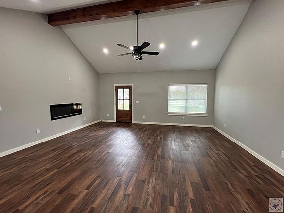 2nd image of 10 Hickory Oak Ln