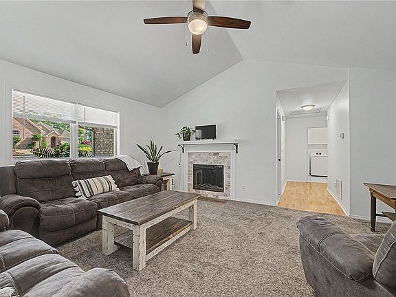 3rd image of 3 Campbell Ln