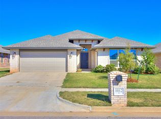 1012 Hickory Creek Dr, Yukon, OK 73099