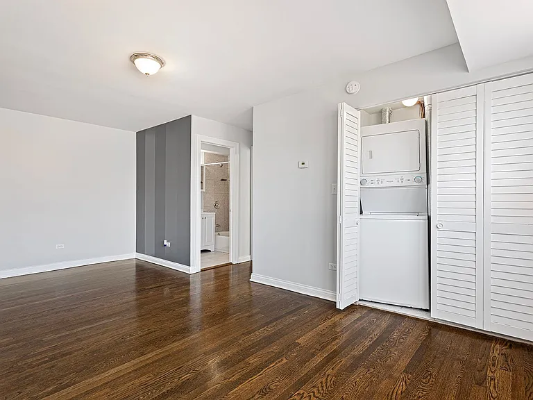 7616 N Marshfield Ave — Photo 69