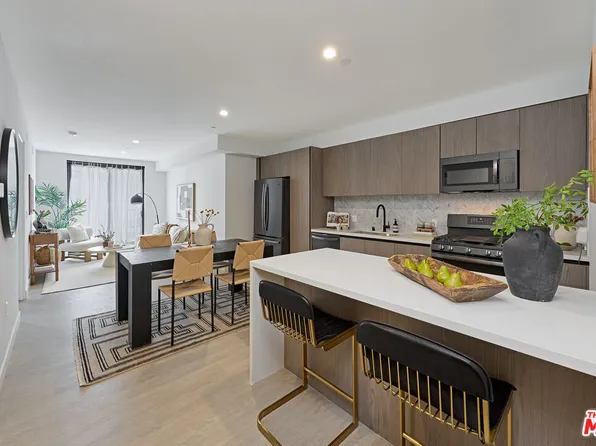 4506 Dockweiler St #203, Los Angeles, CA 90019