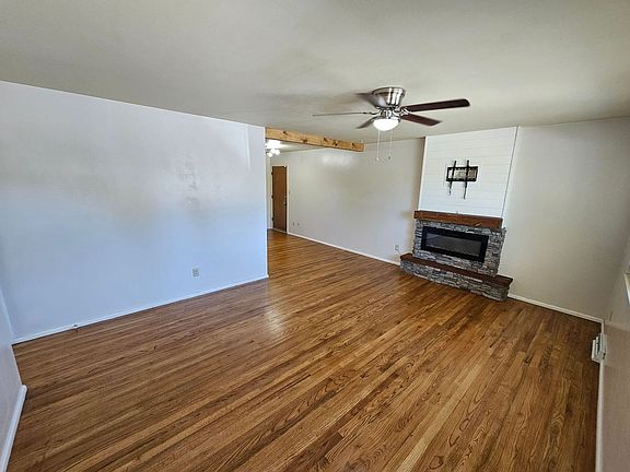 3rd image of 1610 Keaton Ln