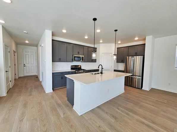 21470 E 58th Ave, Aurora, CO 80019
