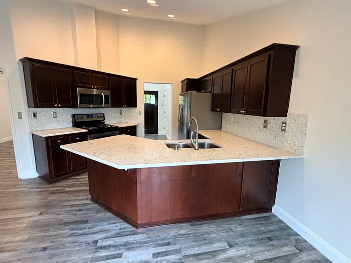 3 bed, 2.0 bath, 1544 sqft, $3,195 — Photo 1