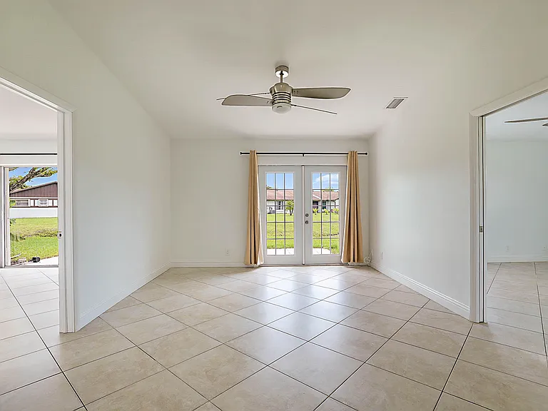 5241 Breadfruit Cir — Photo 13