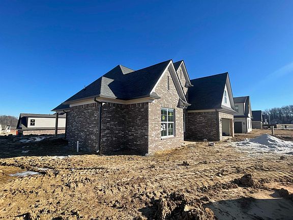 5th image of 98 Bell Ln