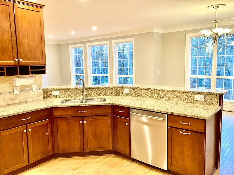 2041 English Ln — Photo 24