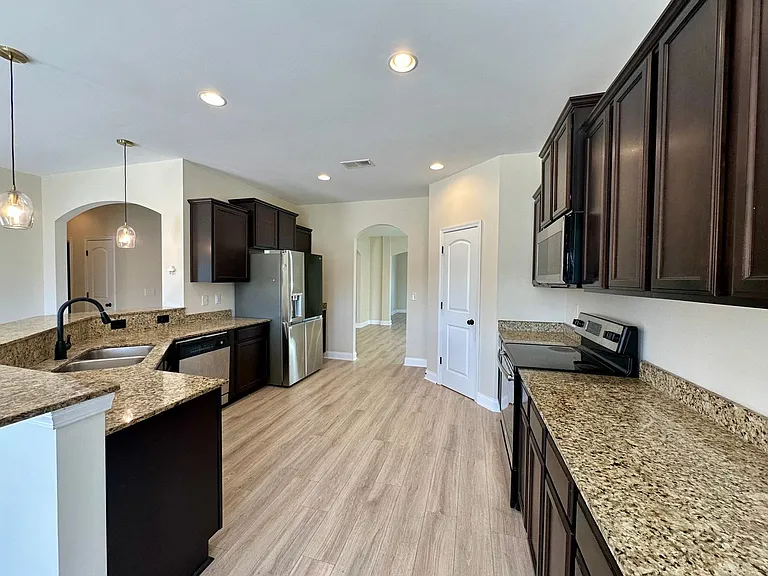 2712 Magnum Dr — Photo 4