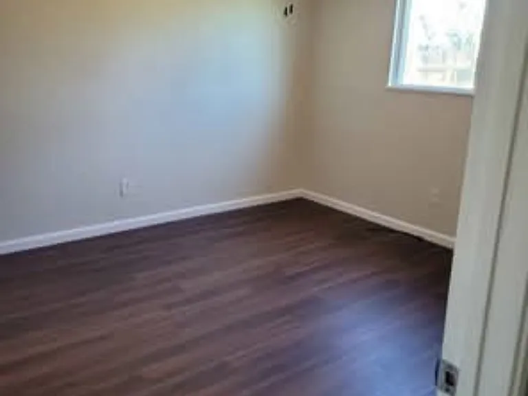 1828 Hile Ave #A — Photo 8