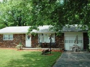 904 W Seminary St, Vevay, IN 47043