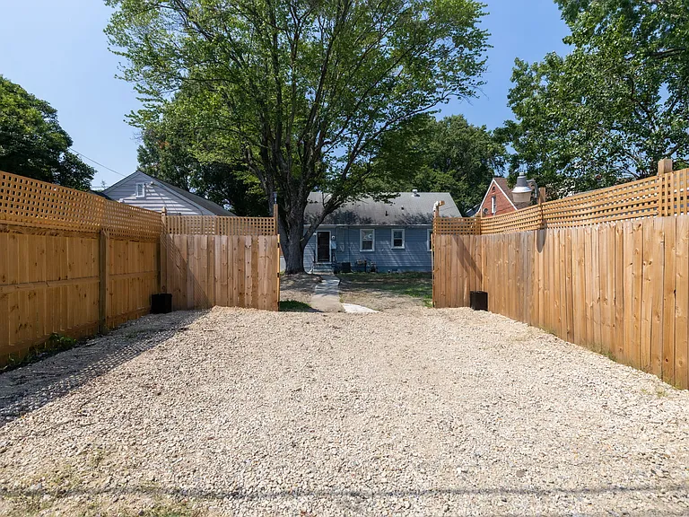 3158 Moody Ave — Photo 45