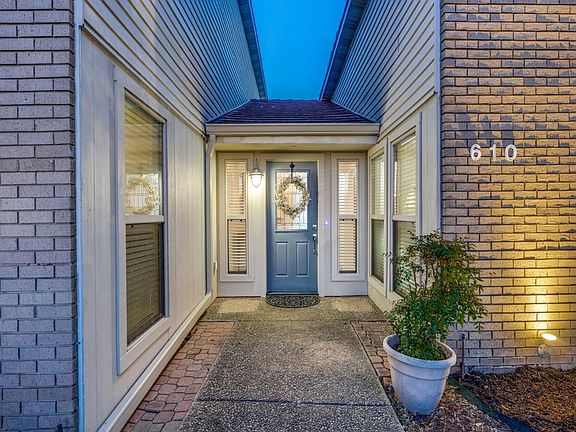 2nd image of 610 Woodhill Cir