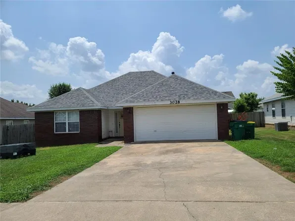 3028 Orchard St, Springdale, AR 72764