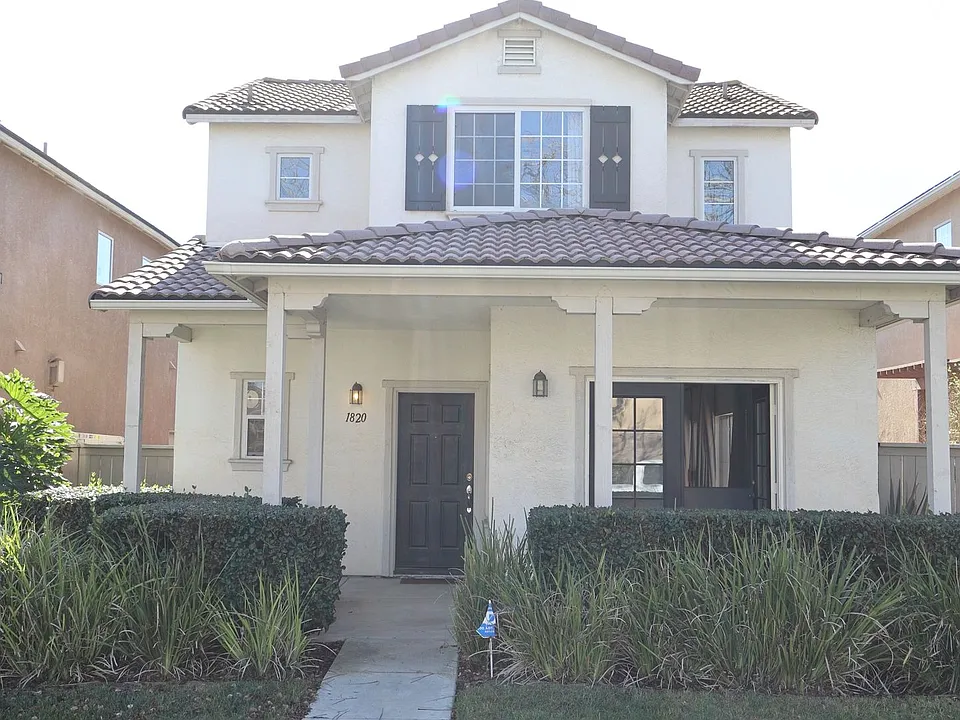 1820 San Sebastian Ave