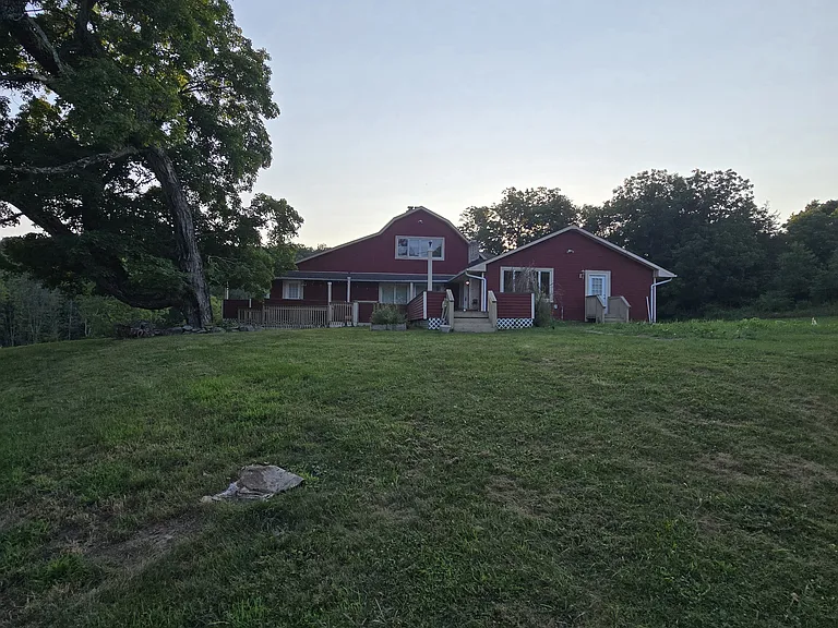 270 Station Rd — Photo 19