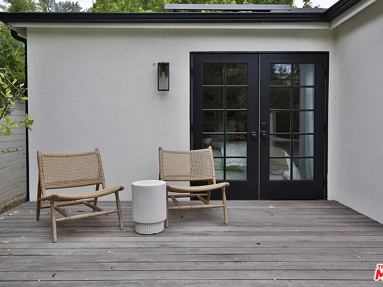 2330 Walnut Ave — Photo 20