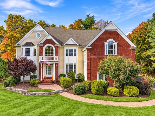8 Connelly Hill Rd, Hopkinton, MA 01748