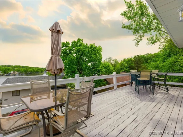 35 Teak Village Dr, Lake Ozark, MO 65049