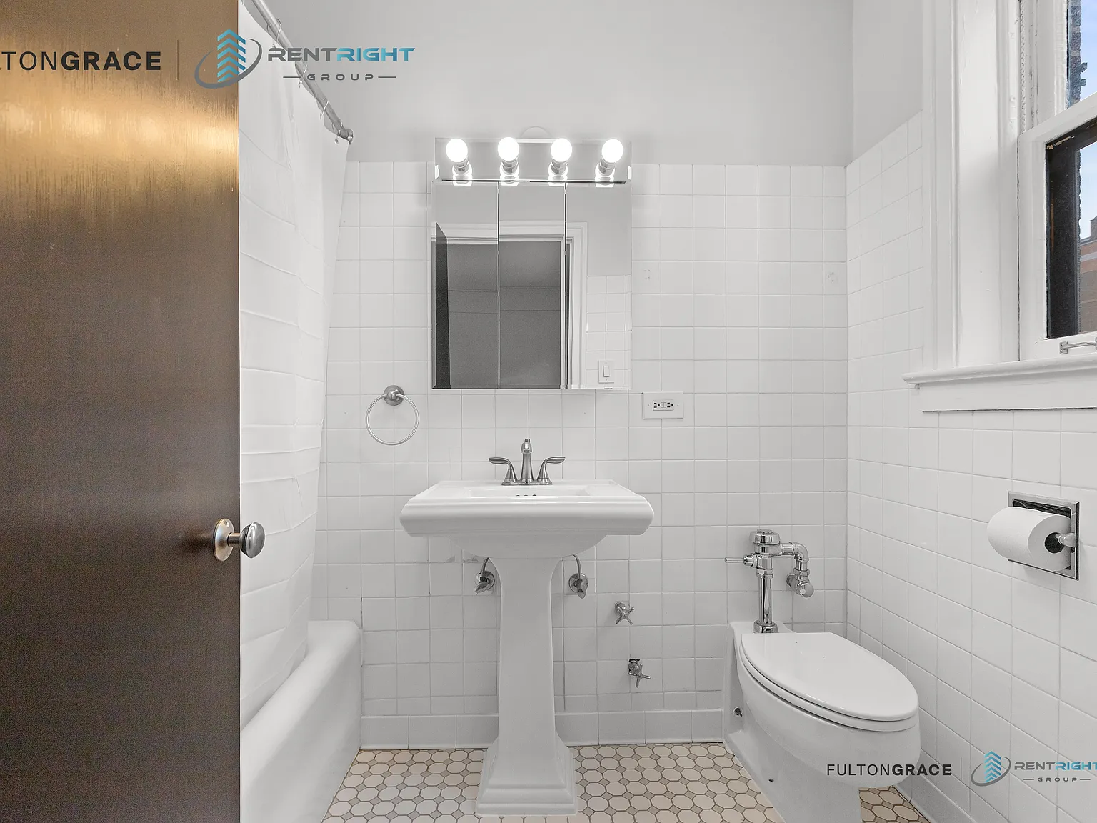 3 bed, 3.0 bath, 2300 sqft, $4,800 — Photo 4